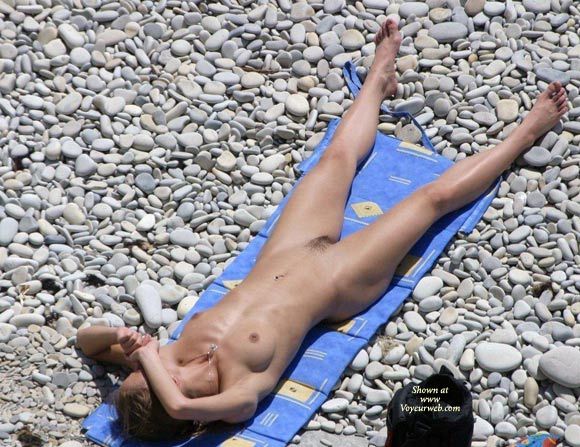 File:Nude gir tanning.jpg
