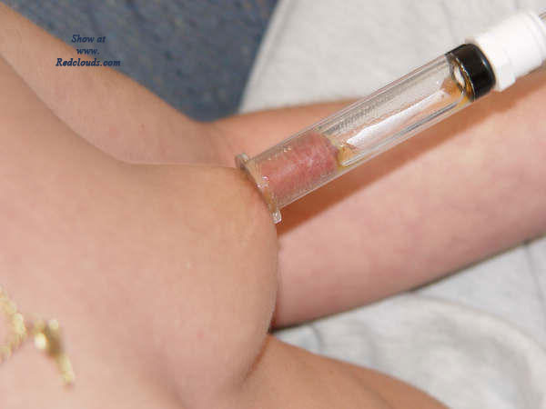 File:Nipple-pump.jpg