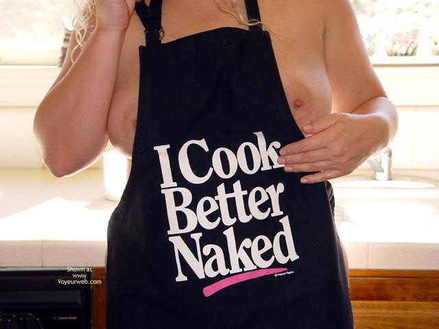 File:Apron-NN-kiss the cook 5443.jpg