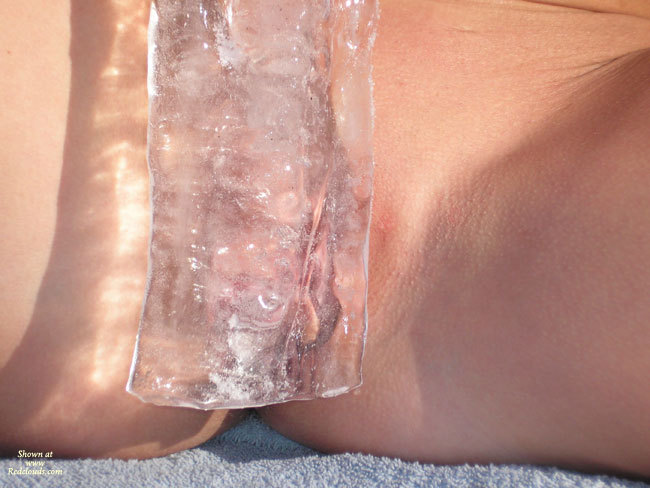 File:0~20070225-11242-4 Ice dildo - hot paige.jpg