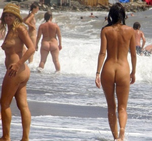 Another sexy candid ass on a nude beach