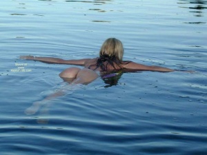 BiKate swimming nude