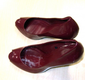 Cum in parked shoes waiting for their innocent owner