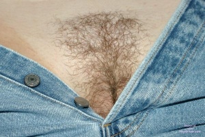 Wearing buttoned Jeans pantyless with short pubic hair works fine